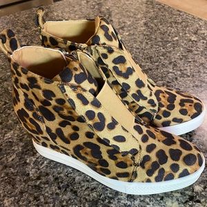 Hidden wedge leopard sneakers